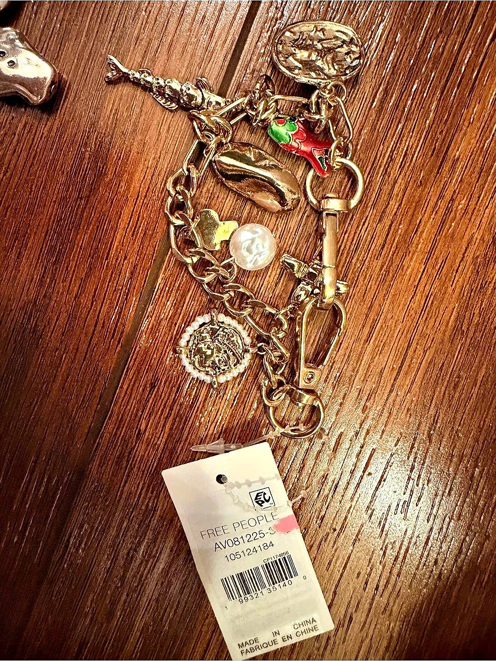 FREE PEOPLE phone charm Bracelet Gold fish